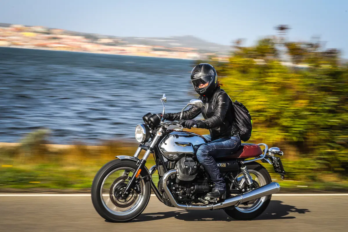 Moto Guzzi, Is Molas Experience (2)