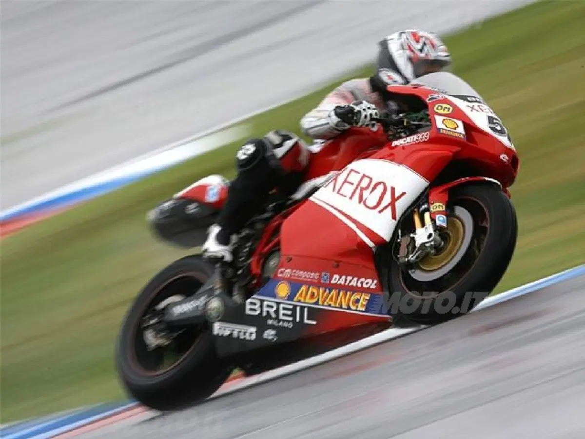 Superbike e Pirelli provano in Qatar (10)