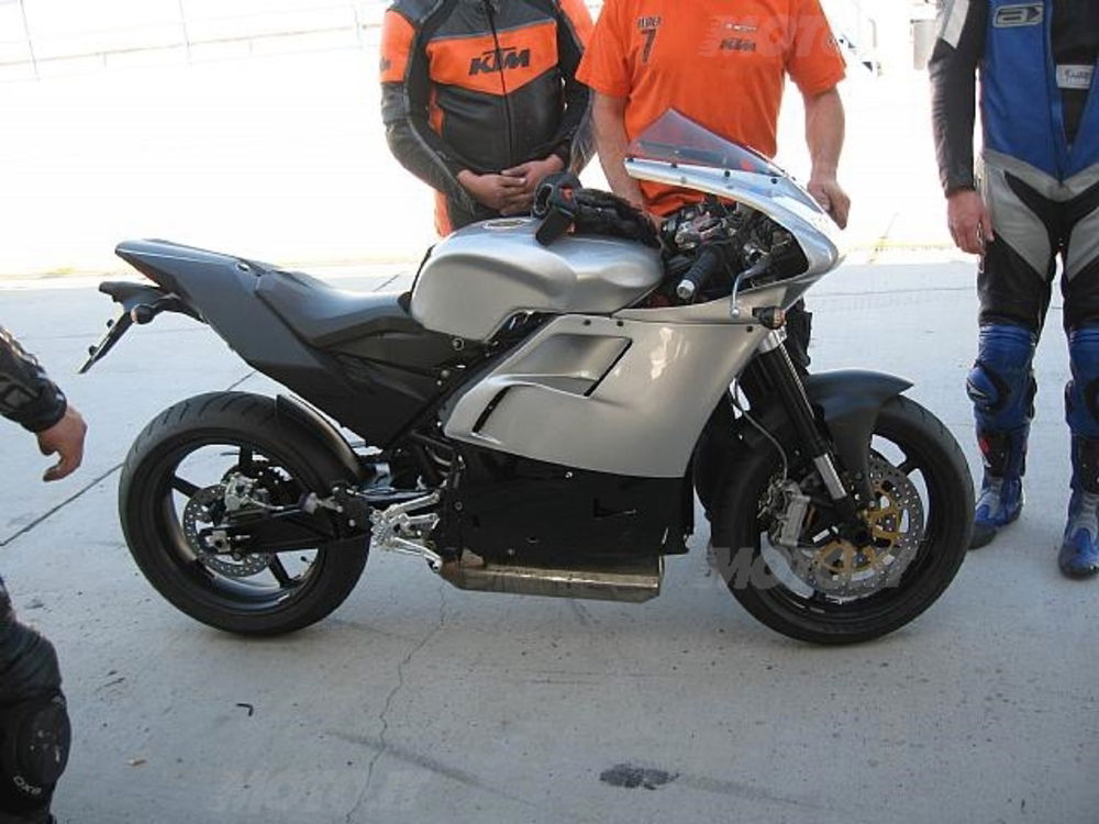 RC4 690. Il prototipo stradale di Ktm con motore e telaio di derivazione Duke 690