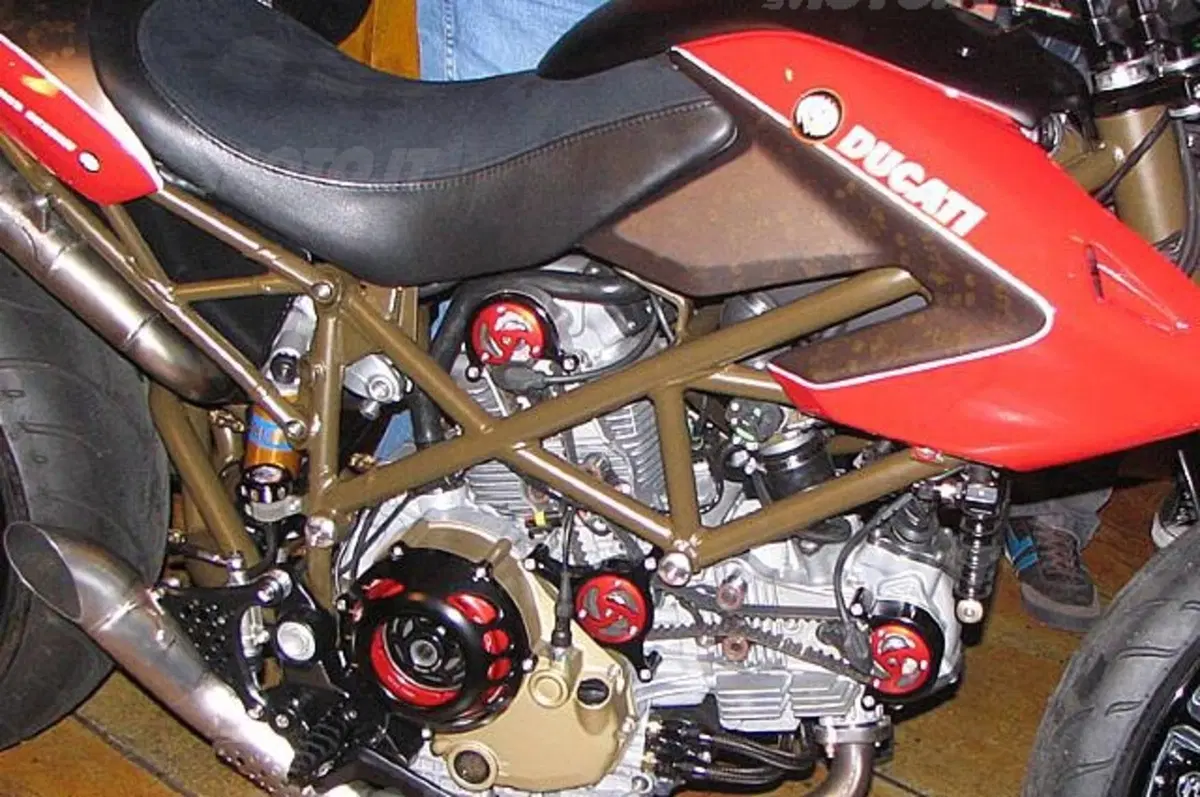 Special Hypermotard Roland Sands