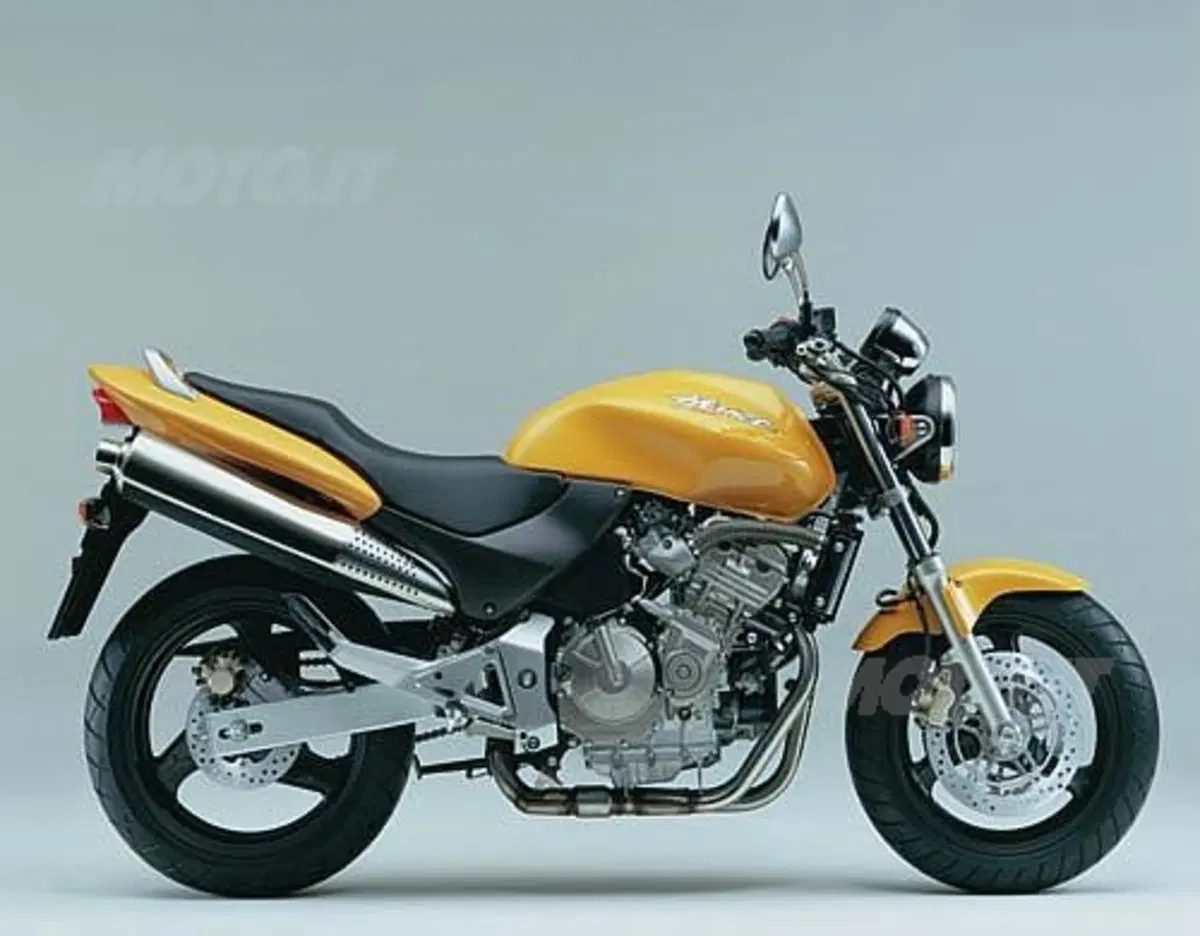 Guida alla Honda Hornet 600 (5)