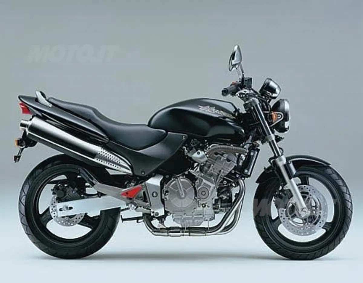 Guida alla Honda Hornet 600 (6)