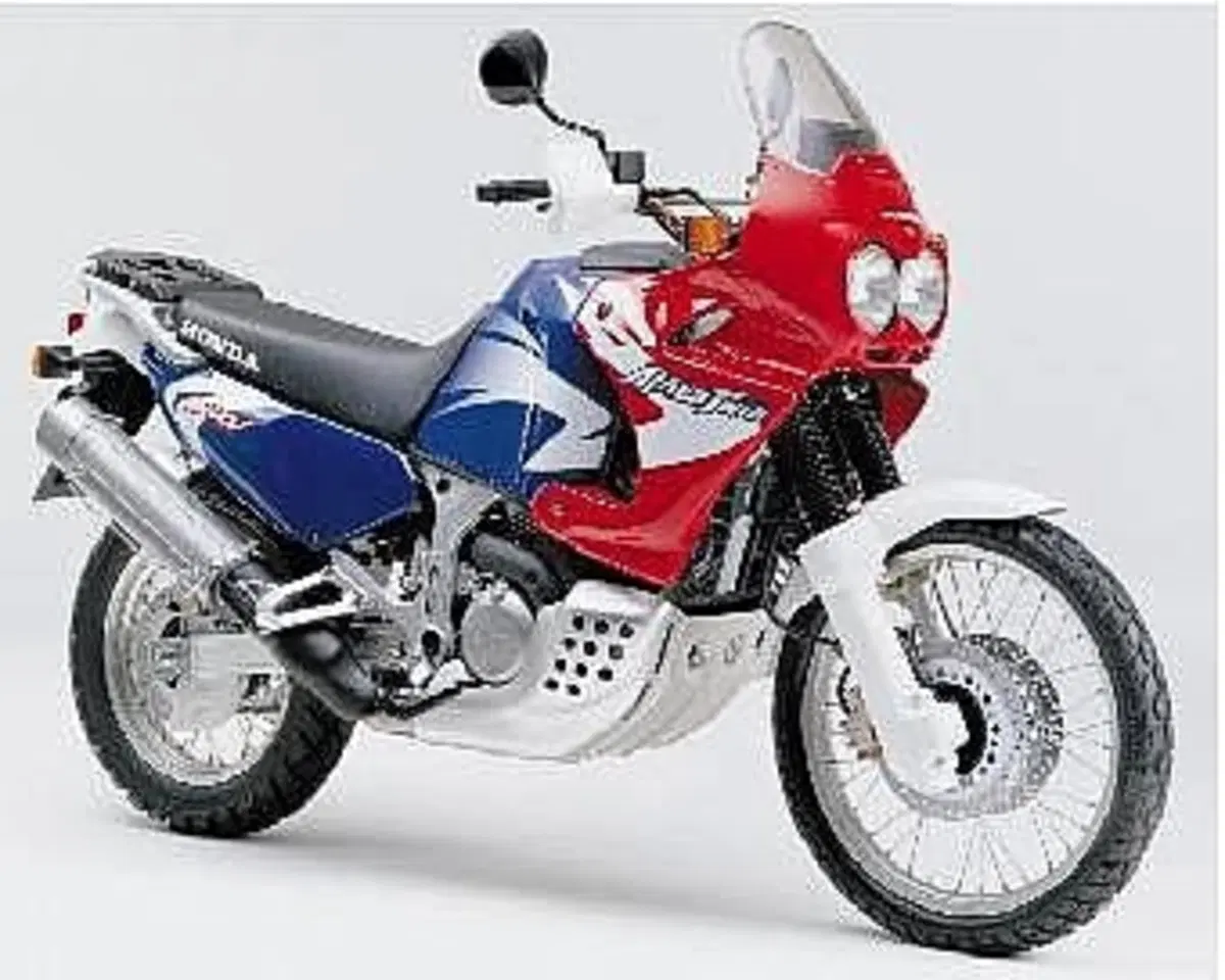 2008, Africa Twin compie 20 anni  (5)