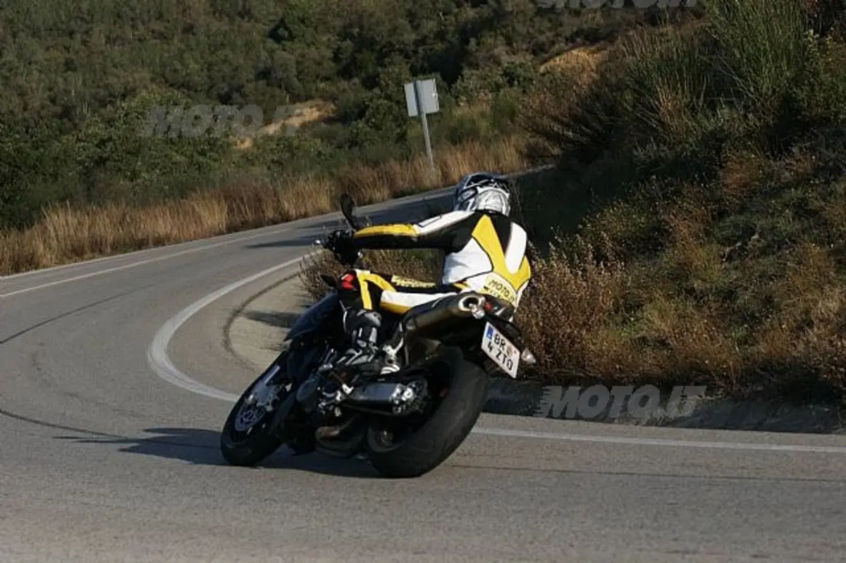 Speciale Pneumatici. Pirelli Diablo Rosso (5)