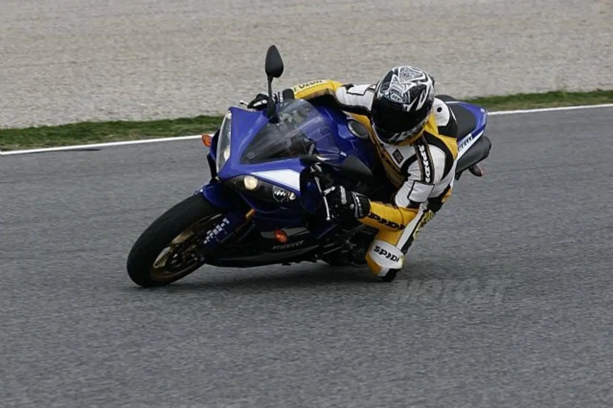 Speciale Pneumatici. Pirelli Diablo Rosso (6)
