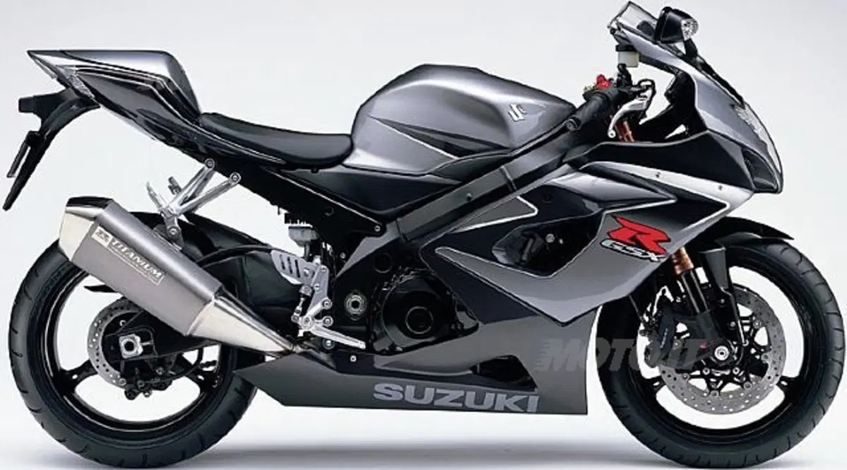 Guida a Suzuki GSX-R 1000 (5)