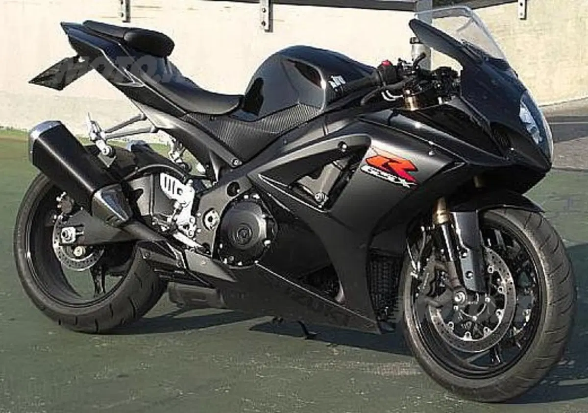Guida a Suzuki GSX-R 1000 (9)