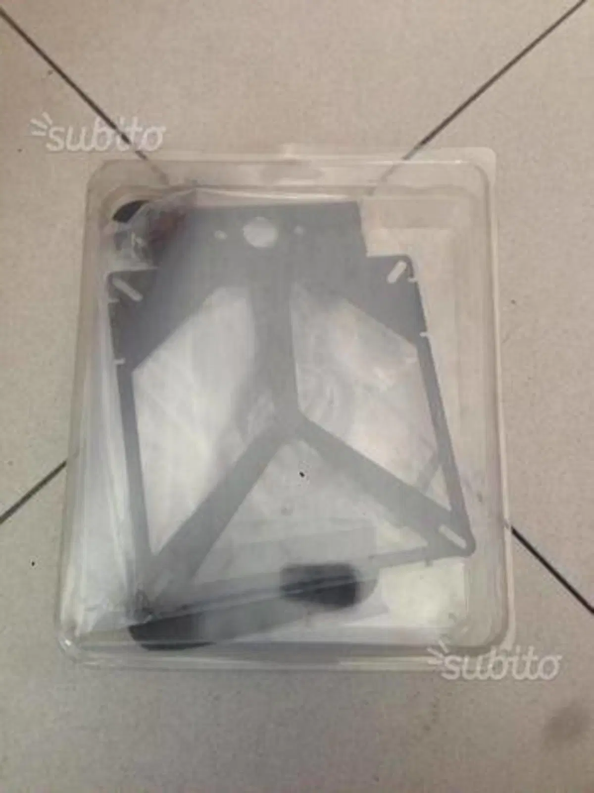 Porta targa regolabile Yamaha T-Max dal 2008