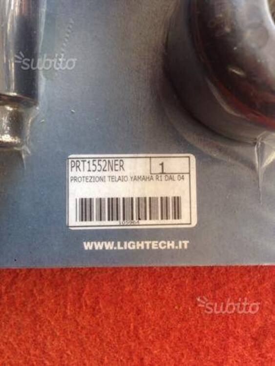 Protezioni telaio Yamaha R1 Lightech (2)
