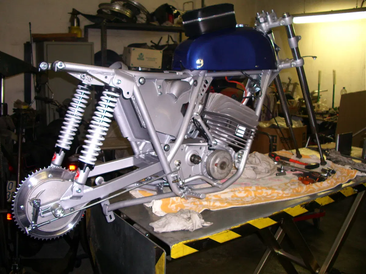 Restaurando, puntata 19: SWM Six Days ES 125 1974 (69)
