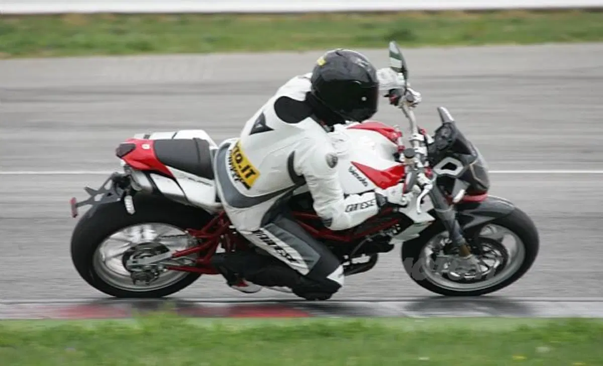 Metzeler Day a Misano: 1.500 turni di test (6)