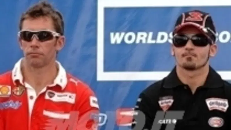 Biaggi e Bayliss in sella alla Desmosedici