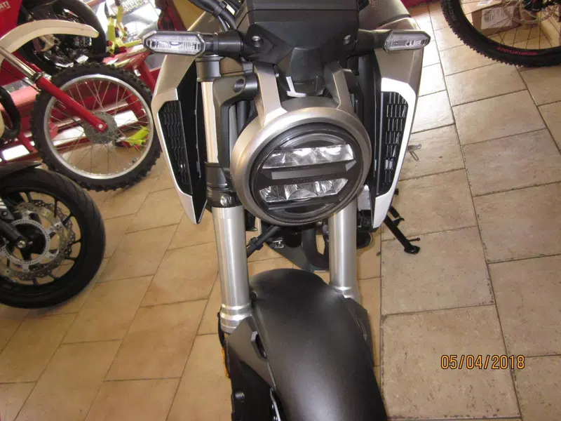 Honda CB 125 R (2024 - 26) (3)