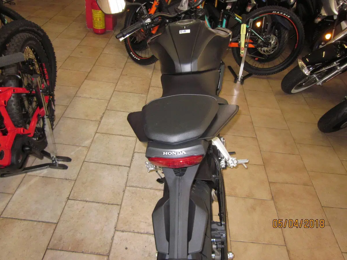 Honda CB 125 R (2024 - 26) (5)