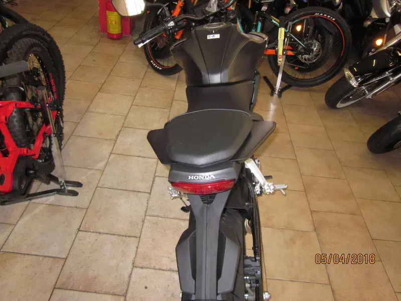 Honda CB 125 R (2024 - 26) (5)