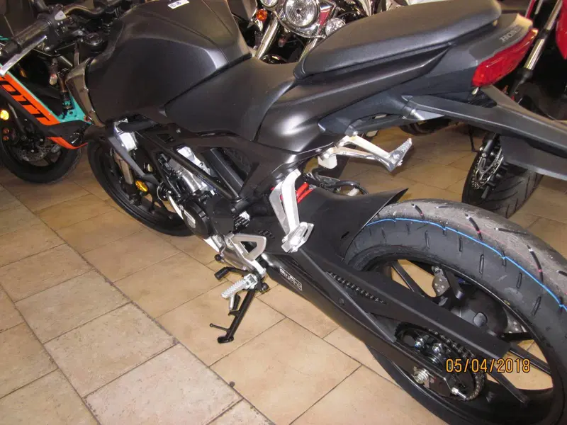 Honda CB 125 R (2024 - 26) (6)