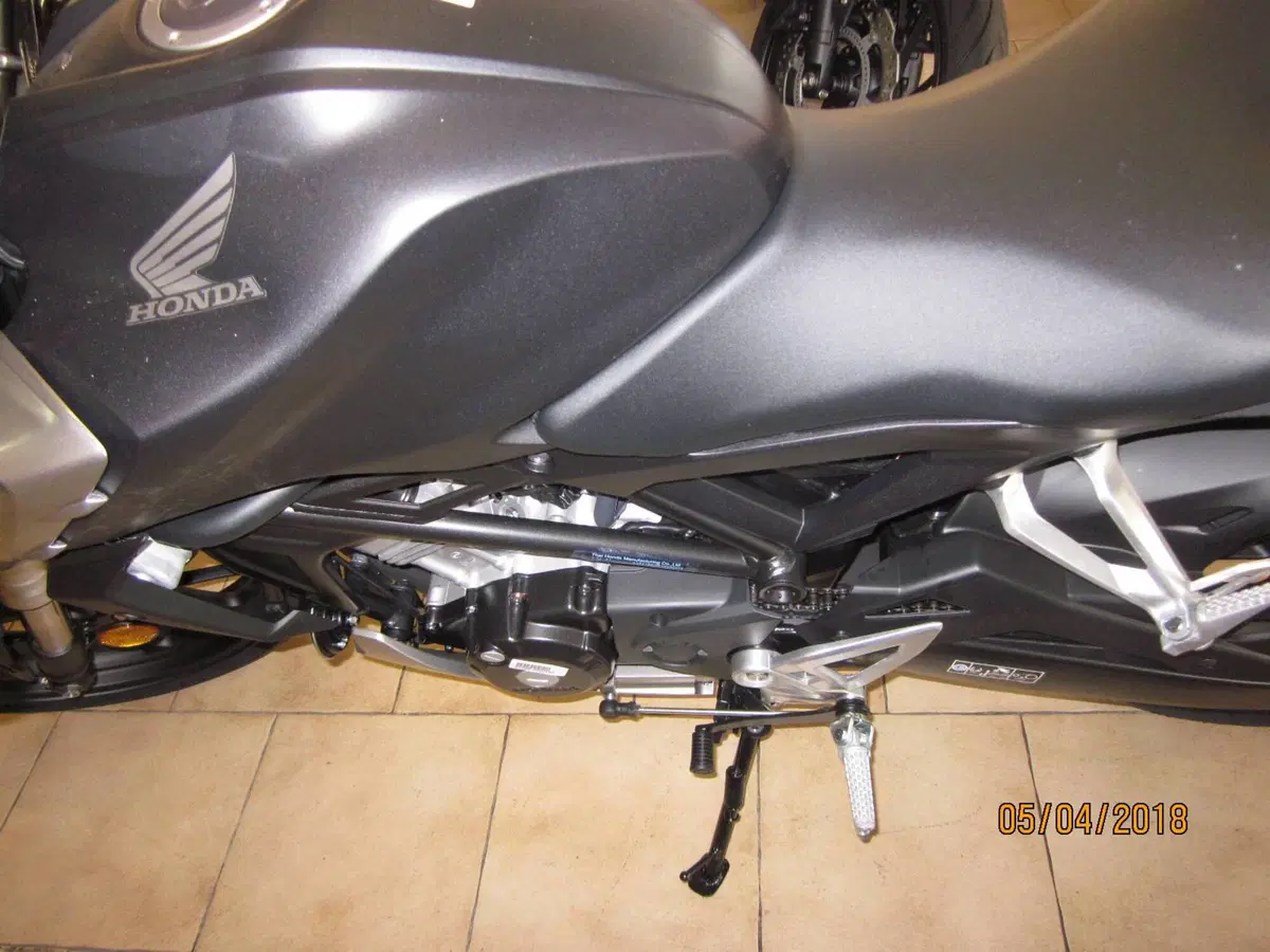 Honda CB 125 R (2024 - 26) (8)