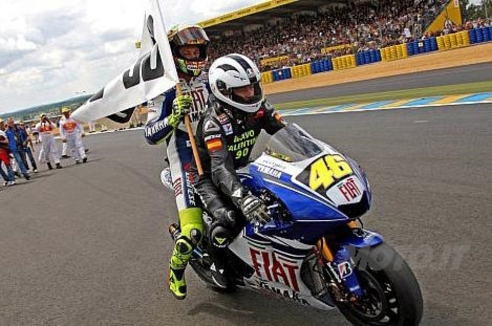 Nieto porta in parata Rossi sulla pista di Le Mans