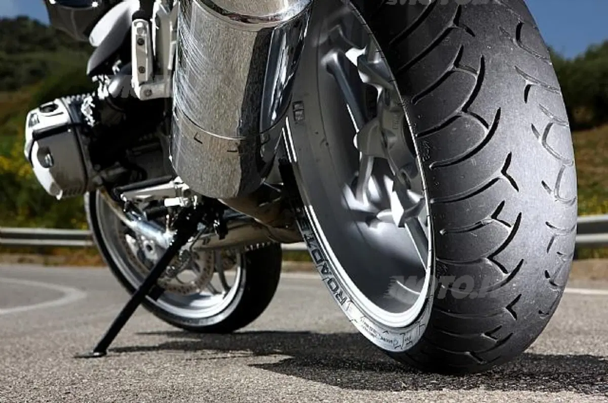 Speciale Pneumatici. Metzeler ROADTEC Z6 INTERACT™ 