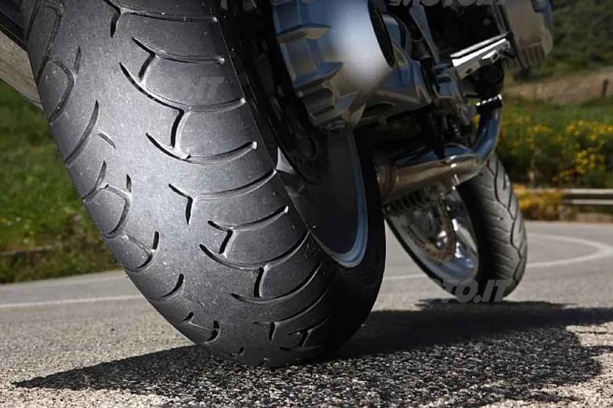 Speciale Pneumatici. Metzeler ROADTEC Z6 INTERACT™  (9)