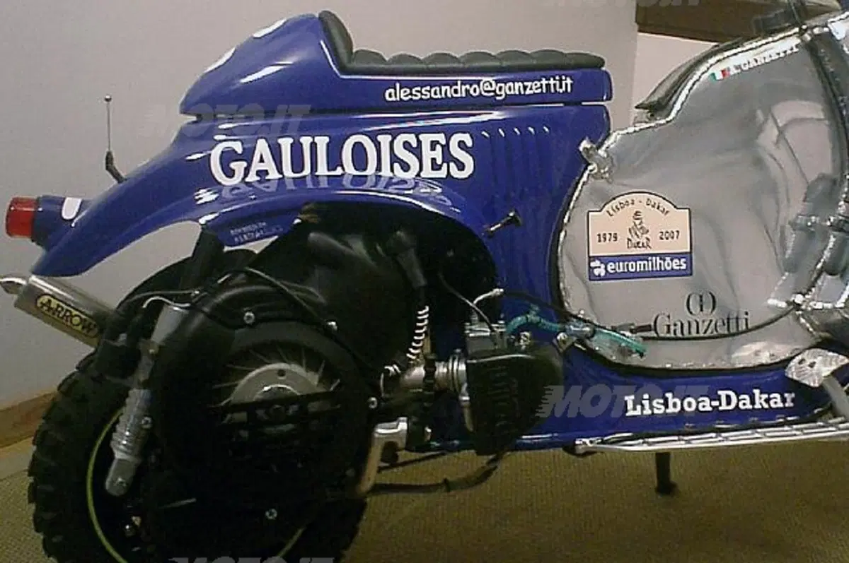 Special Vespa Dakar 130