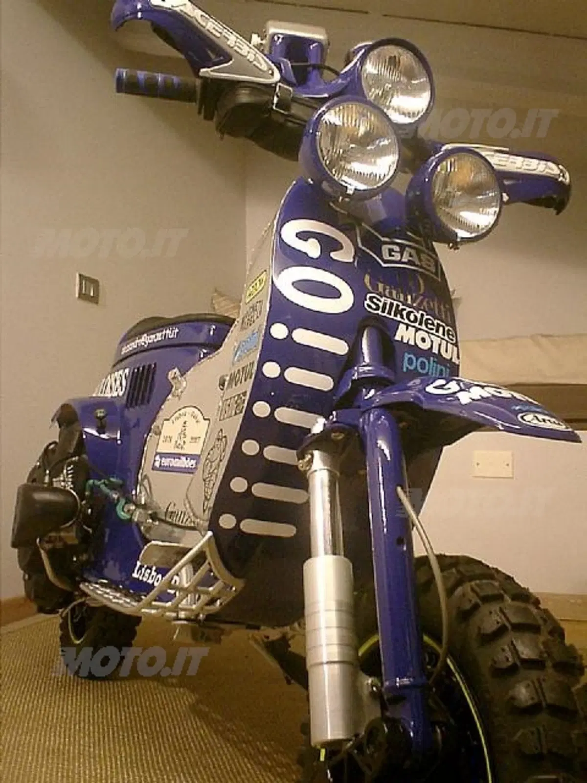 Special Vespa Dakar 130 (2)