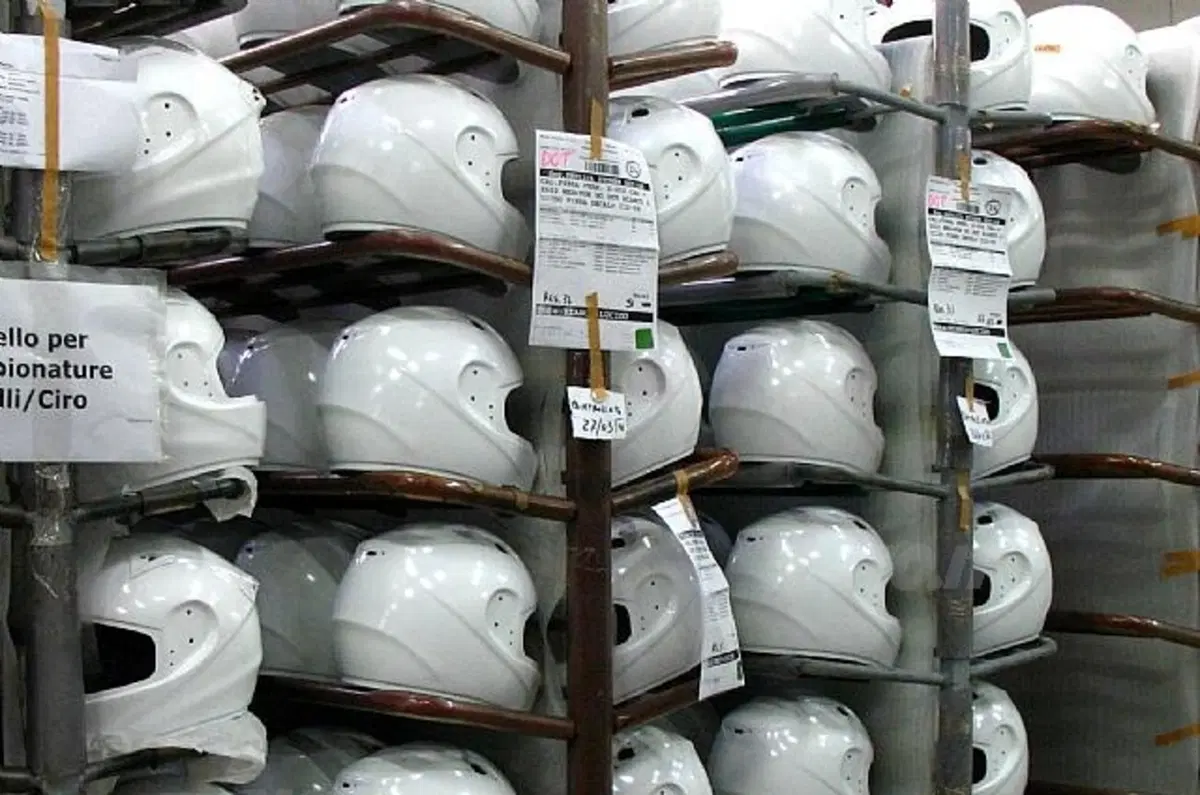 Il casco. Seconda parte: la calotta esterna (5)