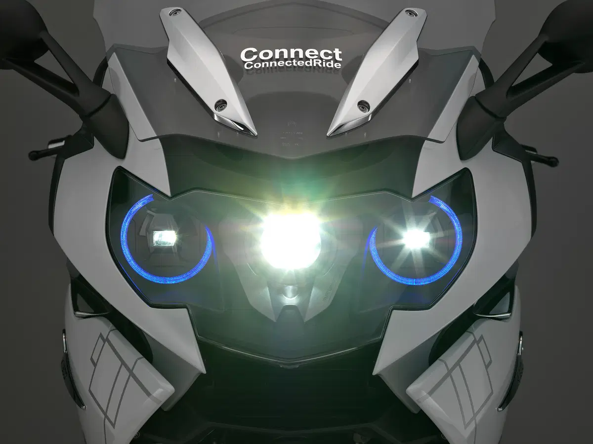 BMW, al CES un concept con fari laser (4)