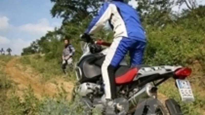 Corsi di guida. I segreti dell'enduro, anche maxi