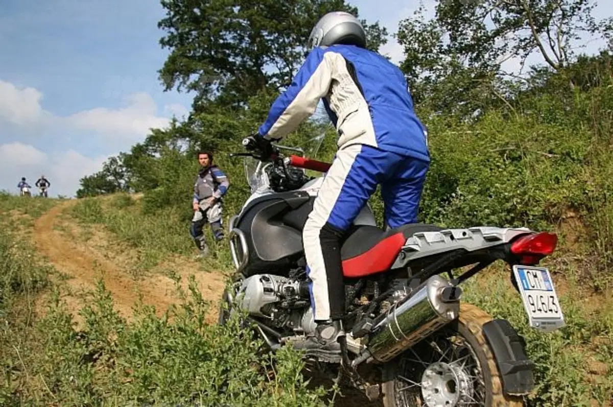 Corsi di guida. I segreti dell'enduro, anche maxi