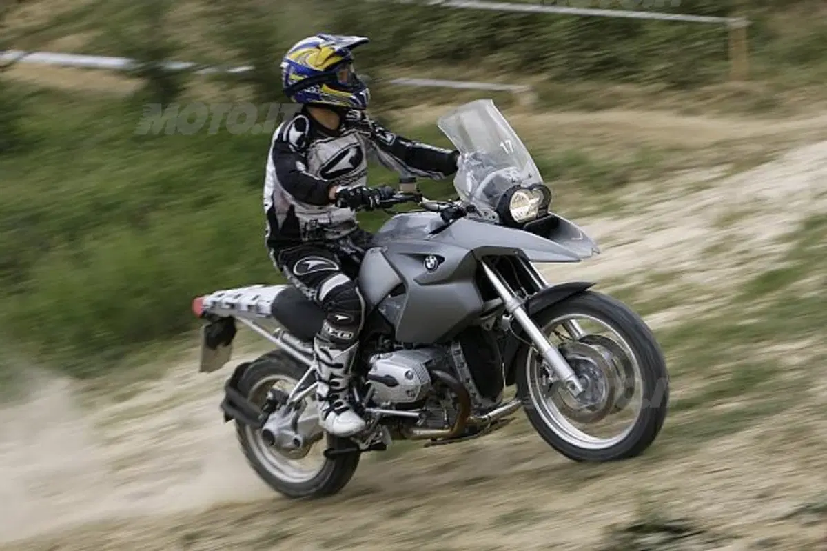 Corsi di guida. I segreti dell'enduro, anche maxi (5)