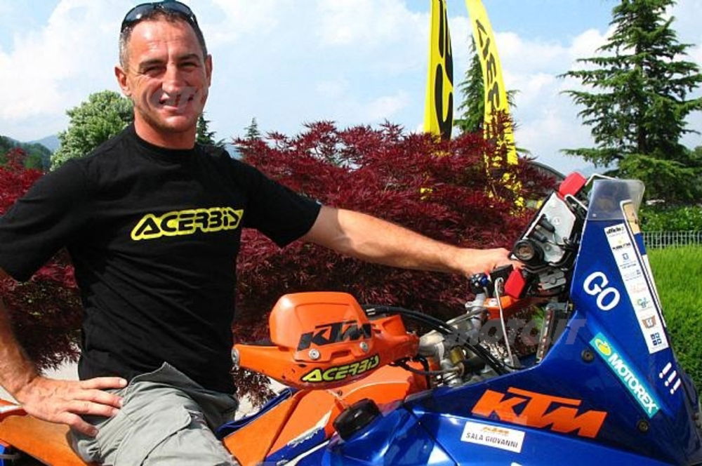 Gio Sala sulla sua Ktm LC8. Arrivò terzo a Dakar nel 2006