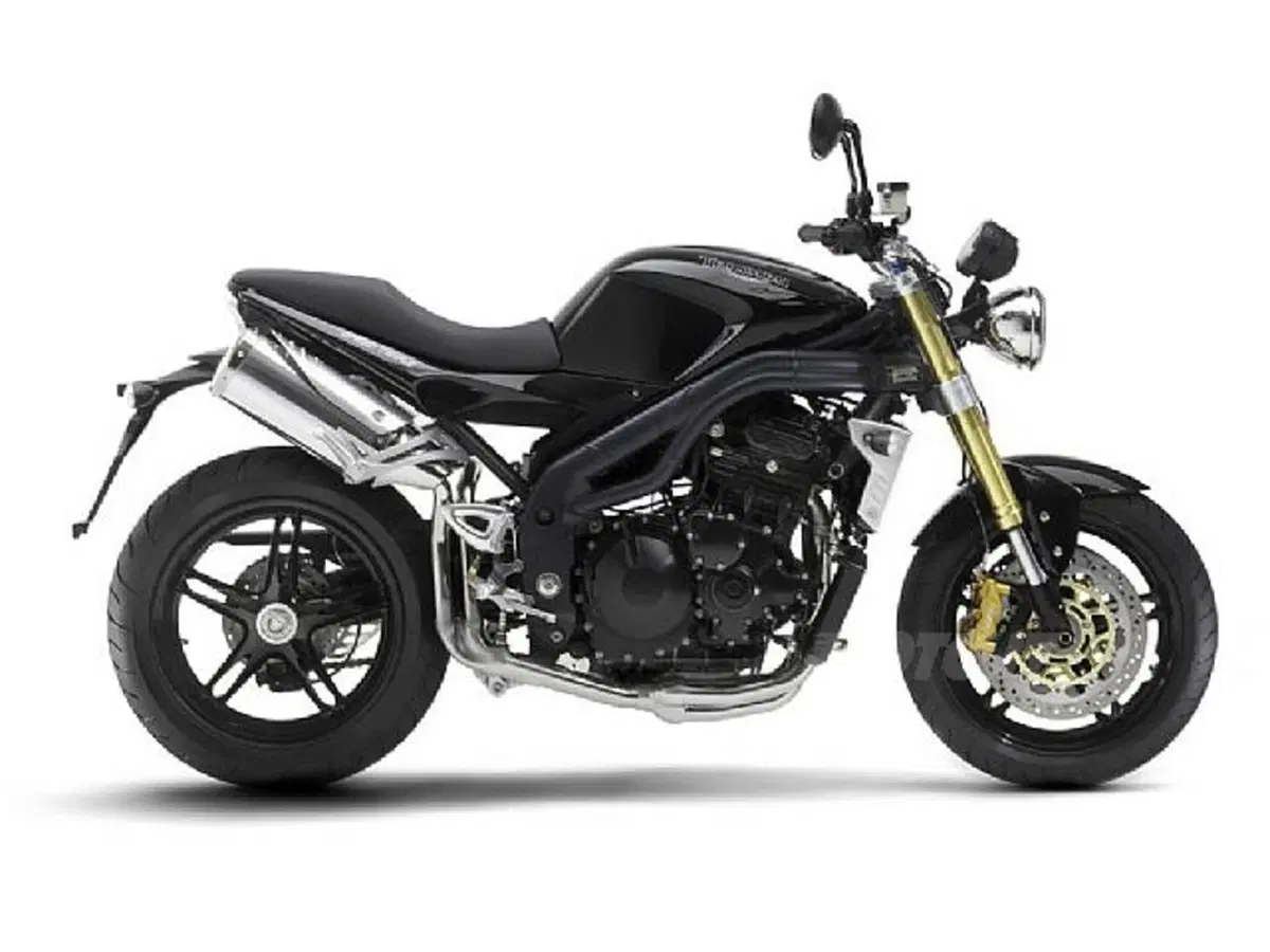 Guida a Triumph Speed Triple (8)