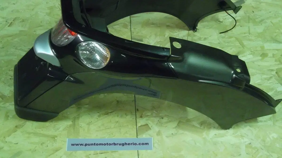 CARENA POSTERIORE Aprilia SCARABEO 500 (4)
