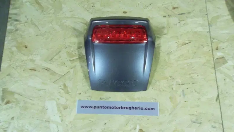CARENA E FANALE POST Piaggio X9 (4)