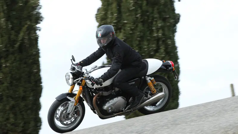 Triumph Spirit of &rsquo;59, un test delle Classiche per celebrare i 59 anni della prima Bonneville