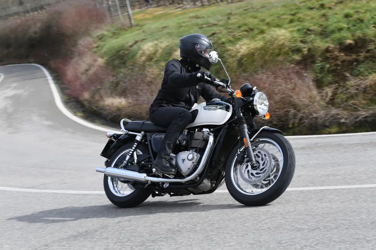 Triumph Bonneville T120 (5)