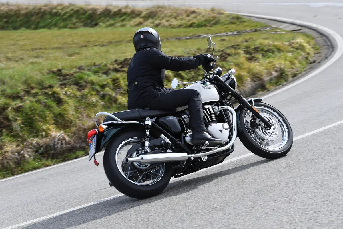 Triumph Bonneville T120 (6)