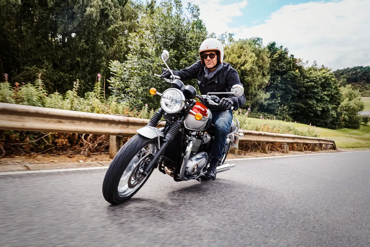 Triumph Bonneville T120 (14)