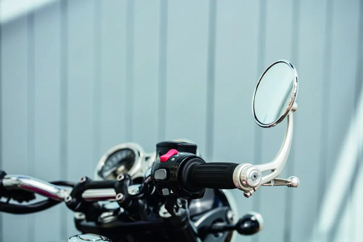 Triumph Bonneville T120 (16)