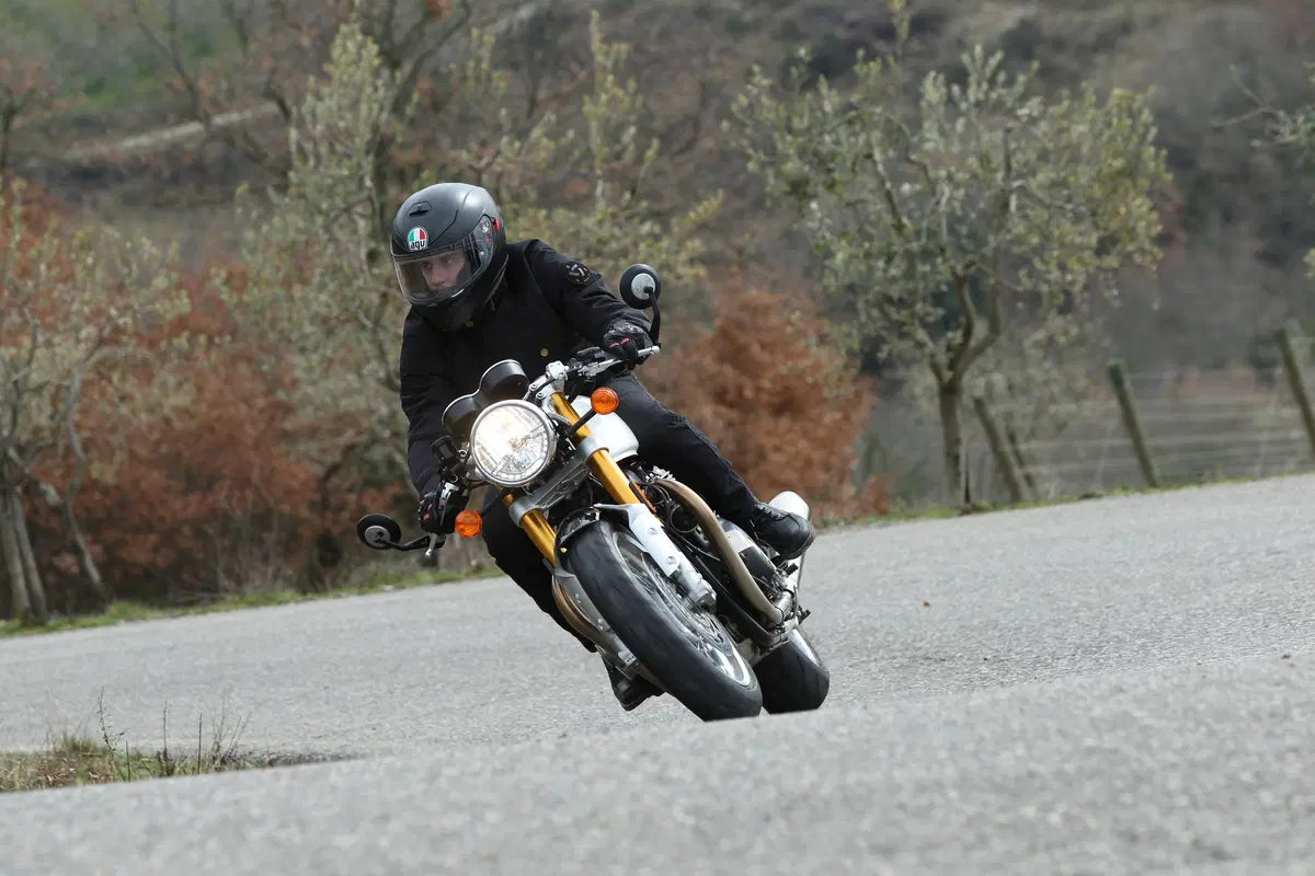 Triumph Thruxton R (6)