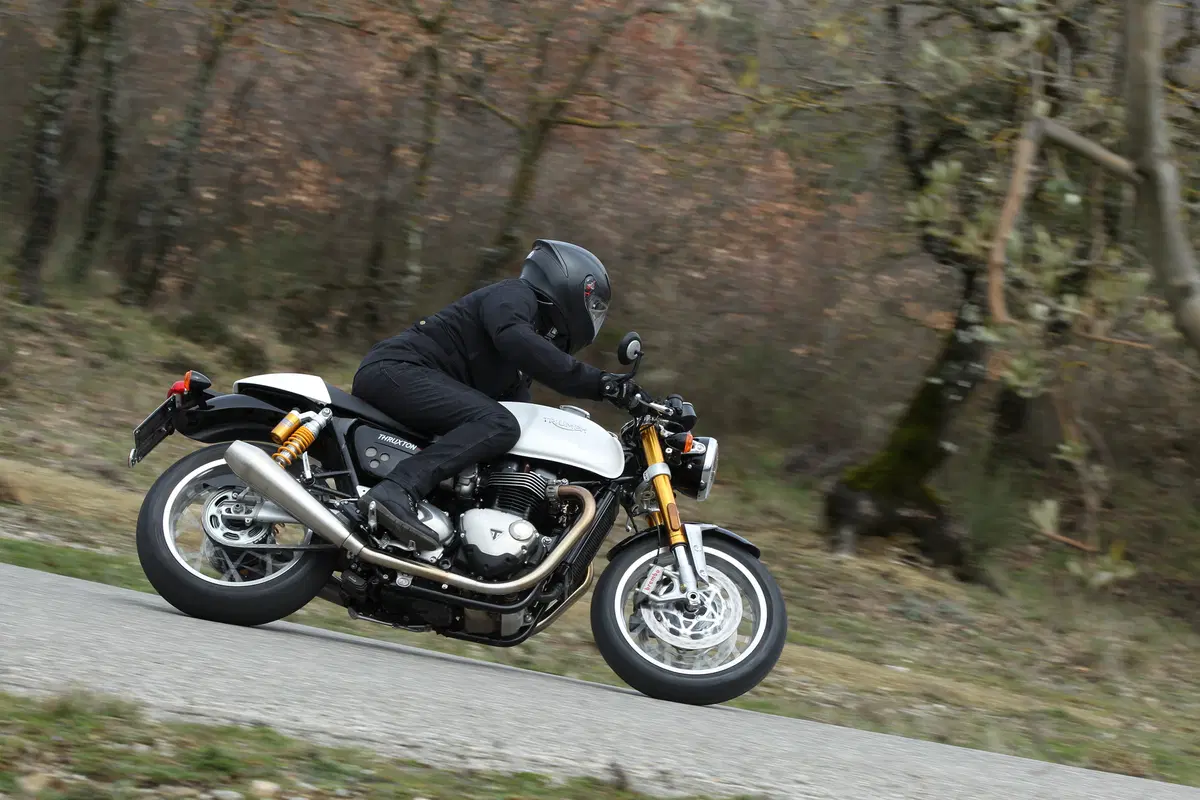 Triumph Thruxton R (8)