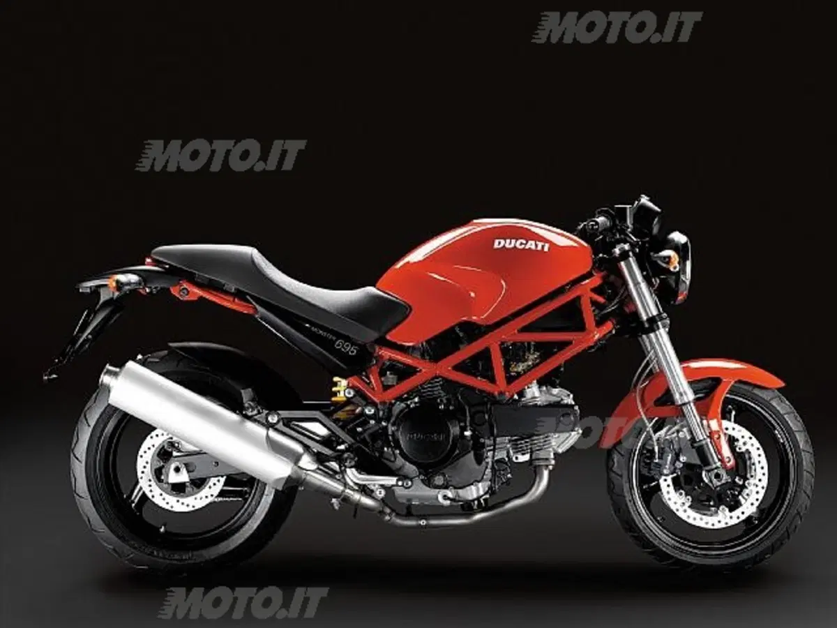 Guida a Ducati Monster 600/696 (6)