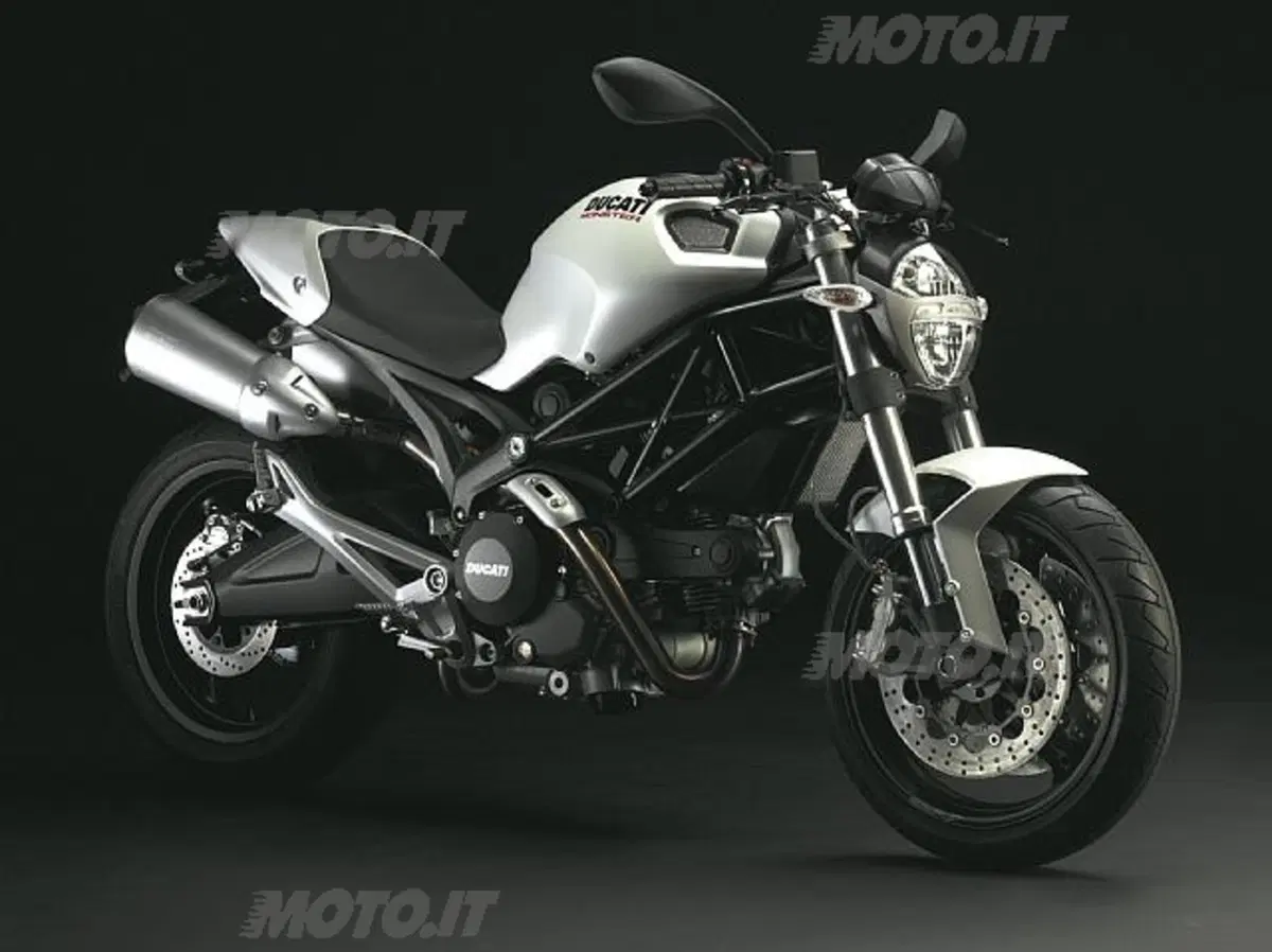 Guida a Ducati Monster 600/696 (7)