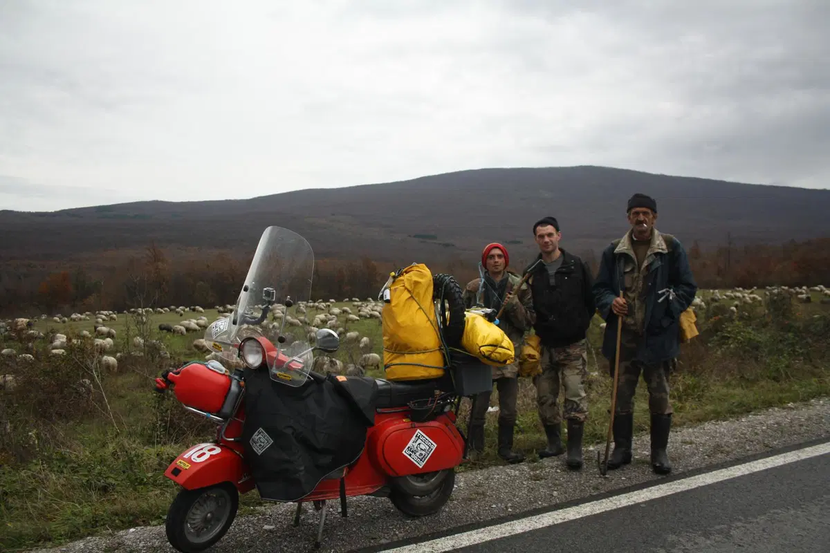 Eurovespa, in viaggio per l’Europa in sella alla Vespa PK50 (3)