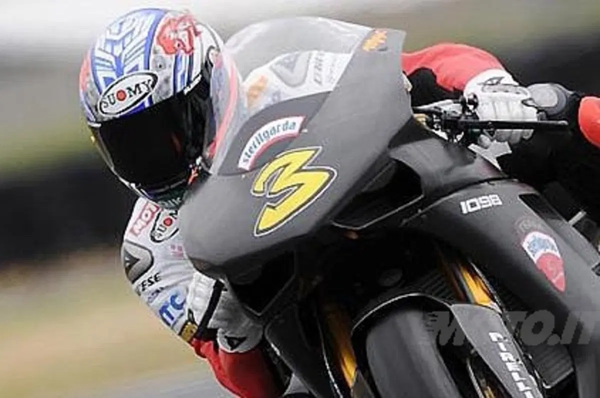 Biaggi torna con Aprilia