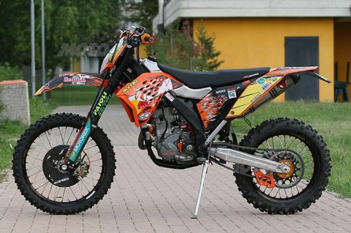 Special KTM EXC-F 250 Gini by P&P (2)
