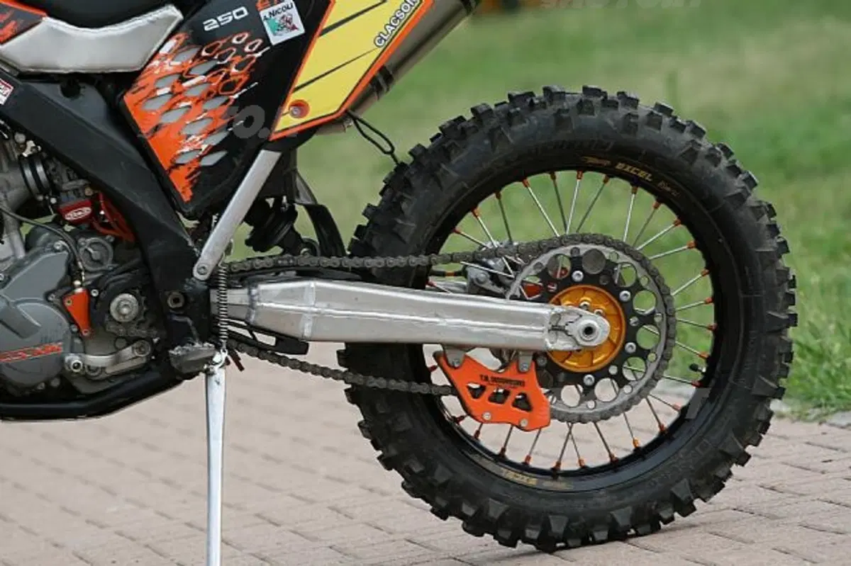 Special KTM EXC-F 250 Gini by P&P (4)