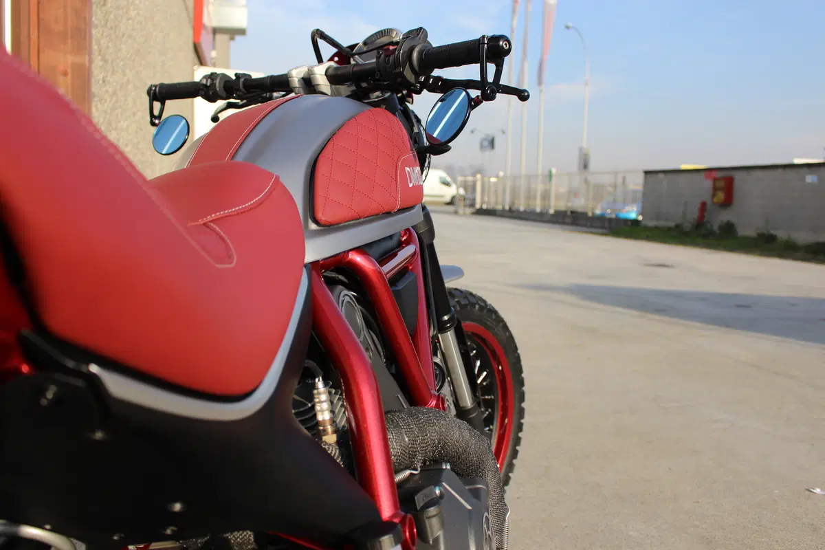 DM 102 by Ducati Monza (2)