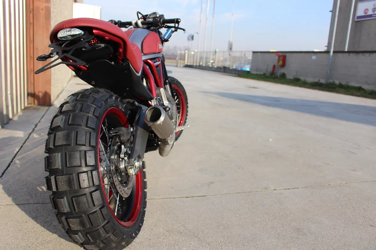 DM 102 by Ducati Monza (3)